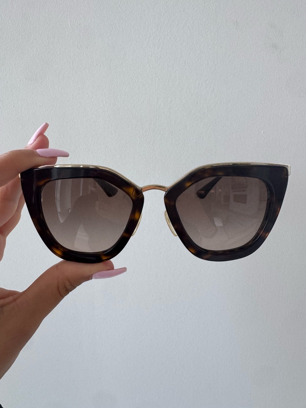 Prada Tortoiseshell Cat-Eye Sunglasses - Brown Gradient